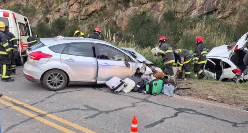 Tragedia en Abra de la Ventana: cuatro j&oacute;venes murieron en un choque frontal