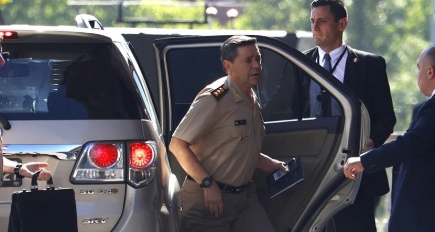 Renunci&oacute; el titular de la obra social militar y se agrava la crisis del sistema
