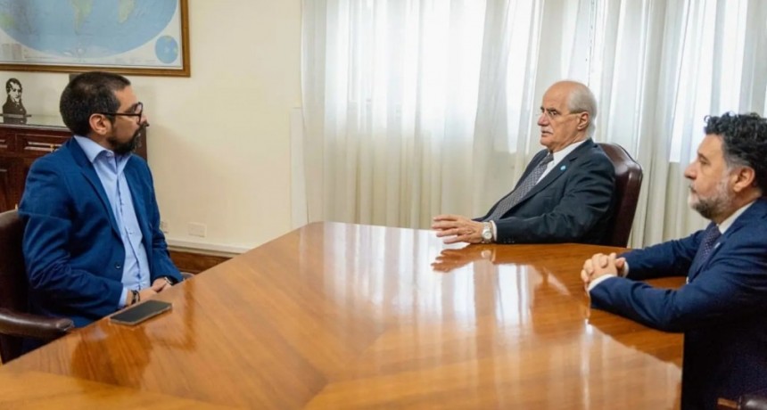 Rodrigo Aristimuño estuvo en el Ministerio de Desarrollo y el Ministerio de Defensa de la Nación.