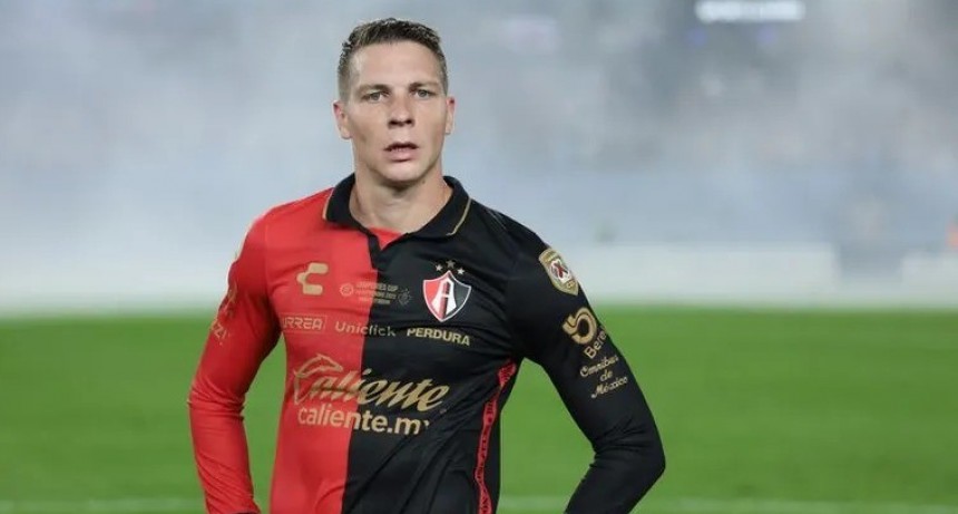 Un goleador confesó ser hincha de Boca y se ofreció para reemplazar a Benedetto