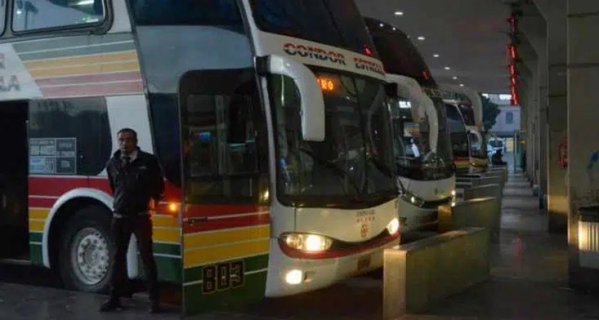 Nueve mujeres son las primeras choferesas en una misma flota de transporte de larga distancia