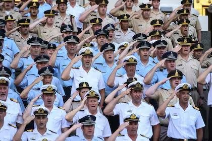 Fuerzas Armadas con aumento y aguinaldo en julio: cuánto cobran la Marina, el Ejército y la Fuerza Aérea el mes que viene