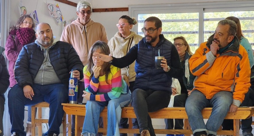 REUNION DEL INTENDENTE CON VECINOS DE PEHUENCO