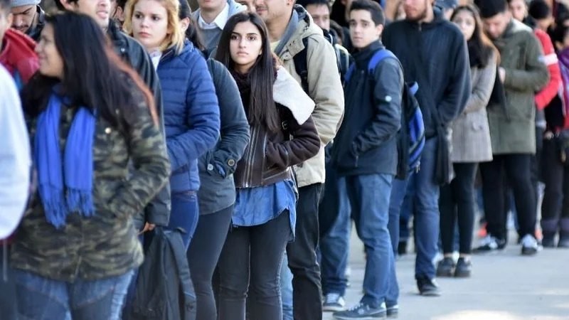 Se perdieron alrededor de 200.000 empleos registrados en la era Javier Milei