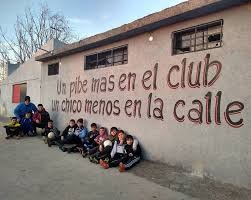 Nuevos requisitos para que los clubes de barrio conserven subsidios en luz y gas