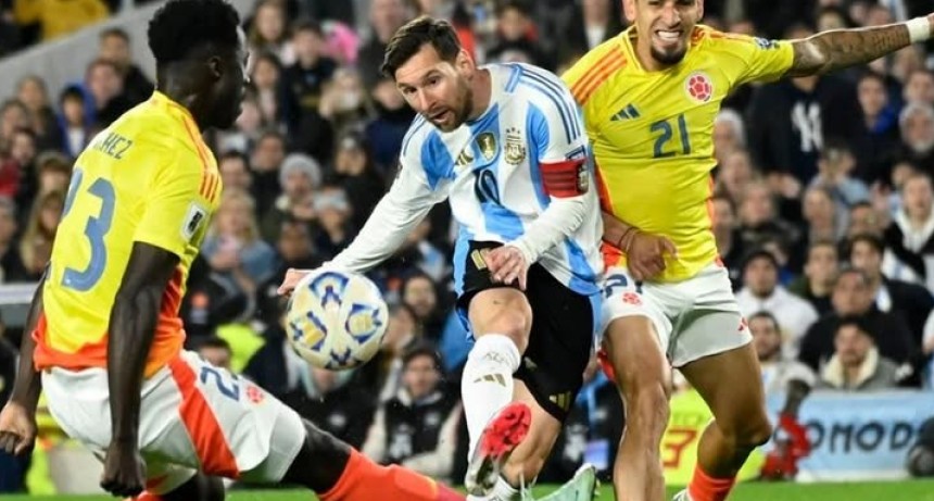 Con diez jugadores, la Selección argentina igualó ante Colombia por las Eliminatorias Sudamericanas