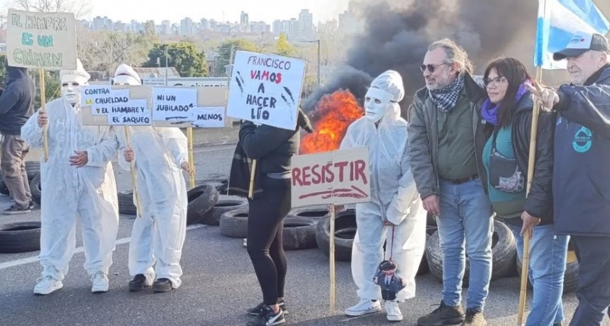 Corte parcial en la Autopista Buenos Aires–La Plata por protesta de UTEP y CTA en apoyo a Cristina Kirchner