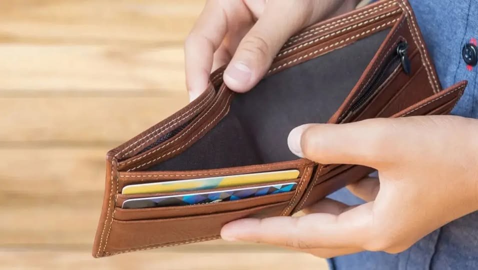 Cae el empleo formal y el salario m&iacute;nimo ya perdi&oacute; casi el 40 % de su poder de compra