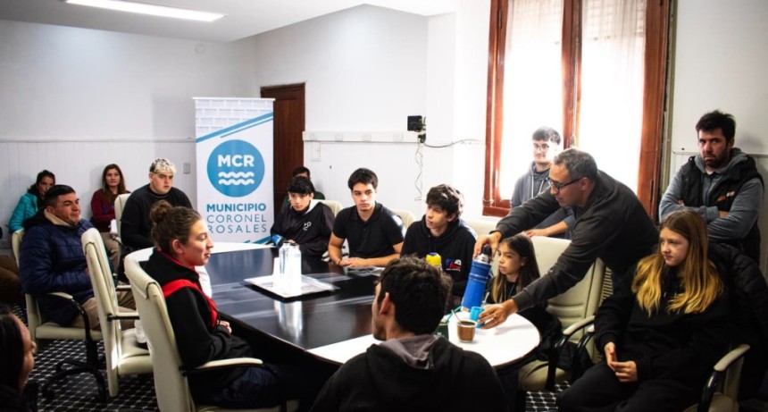 EL MUNICIPIO ENTREG&Oacute; LAS BECAS DEPORTIVAS 2026 PARA ACOMPA&Ntilde;AR EL  DESARROLLO DE DEPORTISTAS ROSALE&Ntilde;OS