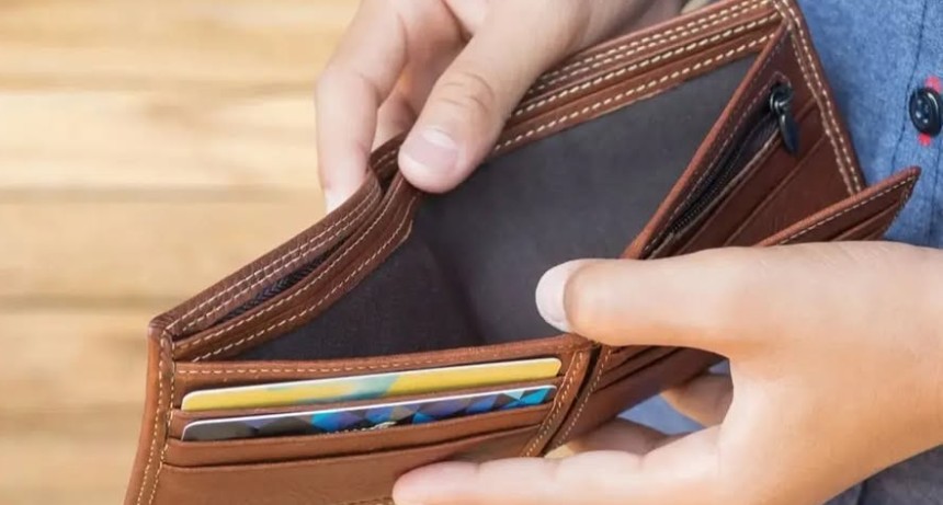 Cae el empleo formal y el salario m&iacute;nimo ya perdi&oacute; casi el 40 % de su poder de compra