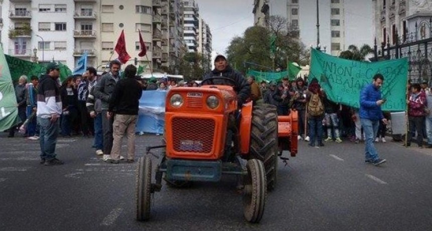 Caravanazo de la Mesa Agroalimentaria Argentina al Congreso Nacional