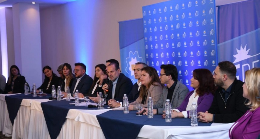 Federico Susbielles presentó a quienes lo acompañan en la lista