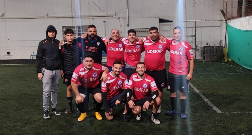 FUTBOL MUNICIPAL: LUZ Y FUERZA GRITO CAMPEON!!