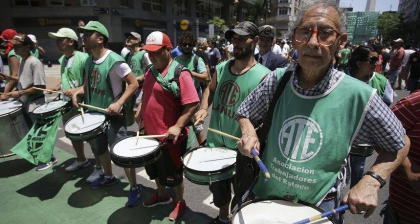 El plenario federal de ATE decreto un paro por 48 hs desde hoy!