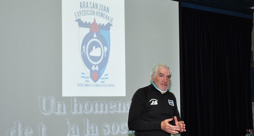 Conferencia “Desde su muelle al fin del mundo”