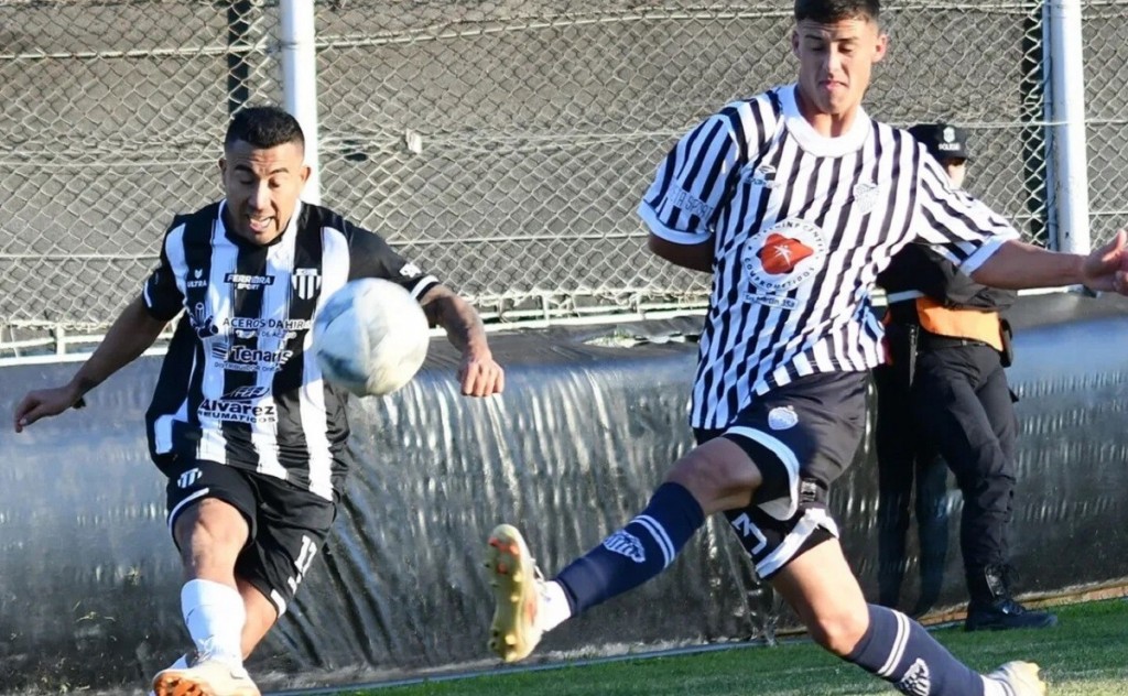 A dos fechas de los Playoffs, Liniers y La Armonía irán por el Nº1