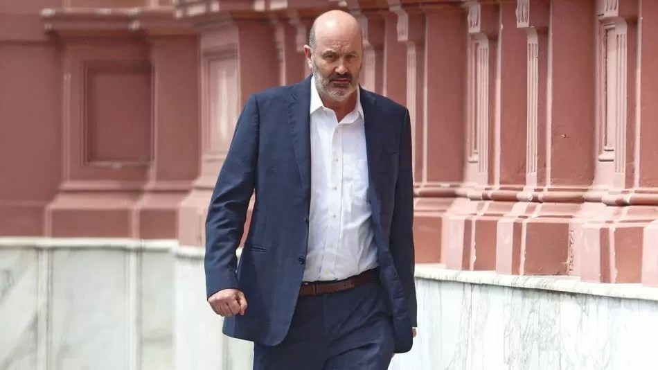 Otro revés para Sturzenegger: la Justicia suspendió un DNU vital para la desregulación