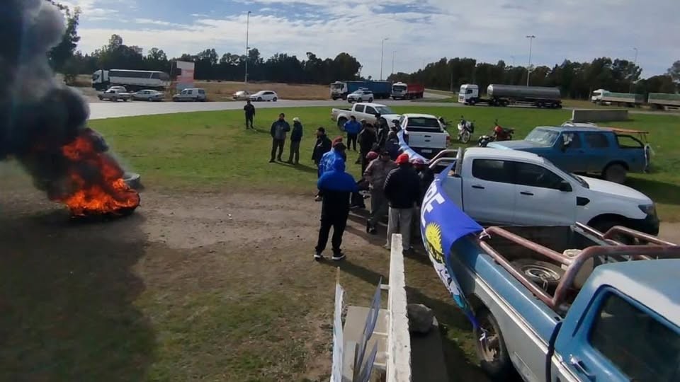 TRABAJADORES RURALES LLEVAN ADELANTE UNA PROTESTA NACIONAL QUE INCLUYE A BAHÍA BLANCA.
