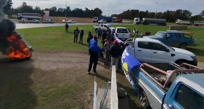 TRABAJADORES RURALES LLEVAN ADELANTE UNA PROTESTA NACIONAL QUE INCLUYE A BAHÍA BLANCA.