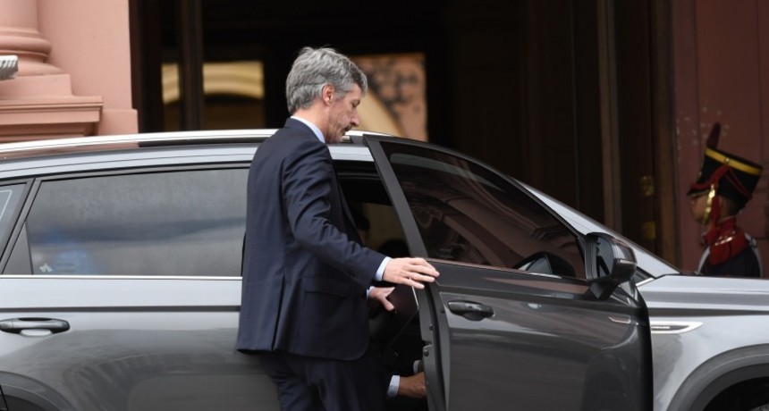 Cumbre urgente en el Central para contener el dólar: analizan usar los USD 1.200 millones que giró el BID