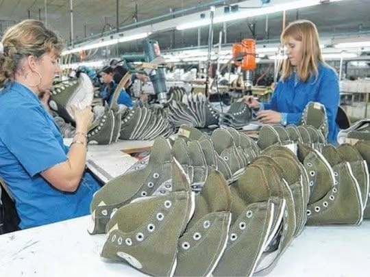 Cierra la &uacute;ltima f&aacute;brica que produc&iacute;a zapatillas Nike en Argentina: otros 150 trabajadores quedan sin empleo