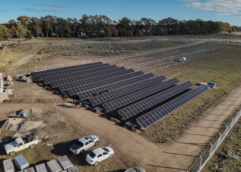 El Parque Solar de Pehuen Co avanza y aumentar&aacute; un 20% la capacidad energ&eacute;tica de la villa
