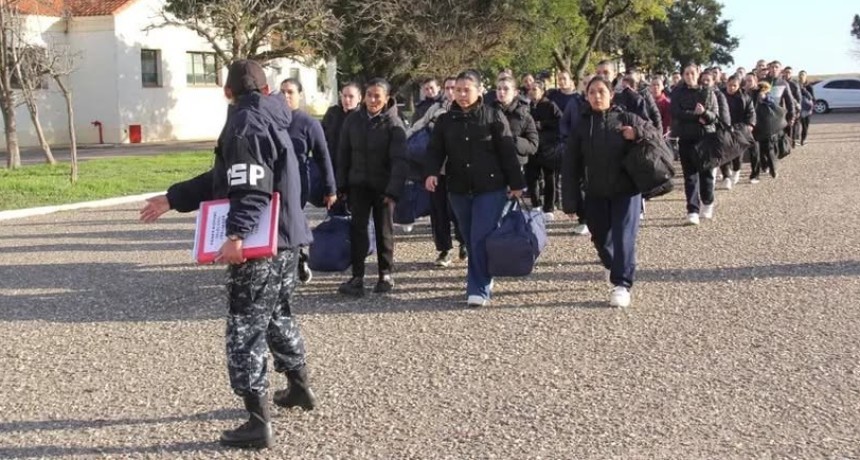 M&aacute;s de 200 j&oacute;venes de todo el pa&iacute;s iniciaron su formaci&oacute;n para convertirse en marineros