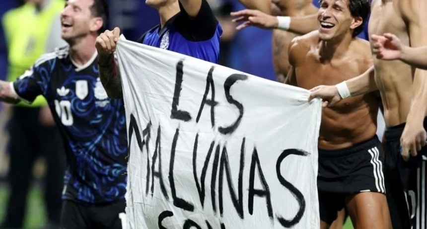 Dura derrota de Milei: Los jugadores de la Scaloneta reivindicaron a las Malvinas con una bandera