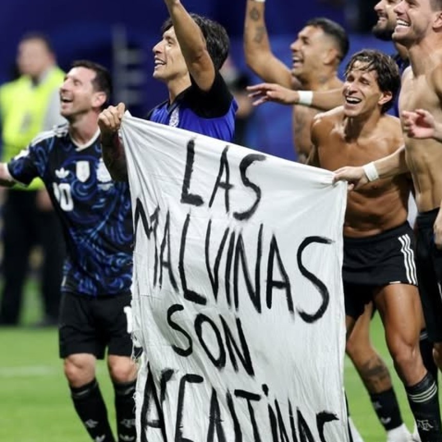 Milei cruz&oacute; a La Scaloneta por la bandera de Malvinas: 