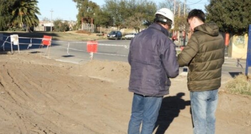  Fondos del Presupuesto de Nación para obra cordón cuneta y ordenamiento vehicular en la confluencia de barrios Cooperativa, Villa Mora y Centro 
