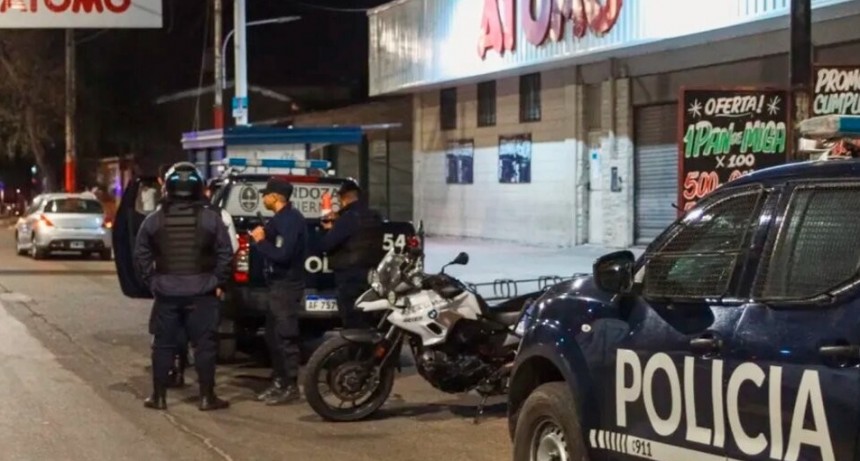 El gobierno denuncia robos organizados y le apunta a Javier Milei por la propalación del miedo