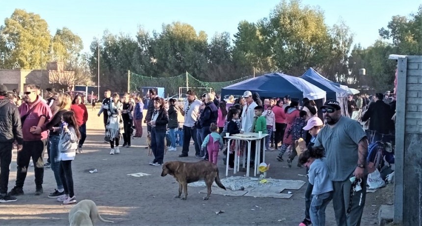 Multitudinario festejo por el dia del Niño en Villa Arias