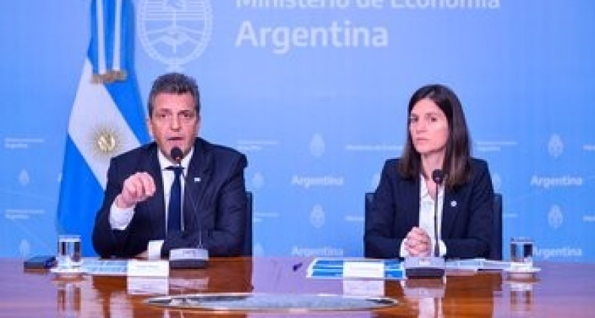 Massa anuncia aumentos para jubilados, suma fija y alivio a monotributistas, para amortiguar el impacto de la inflación