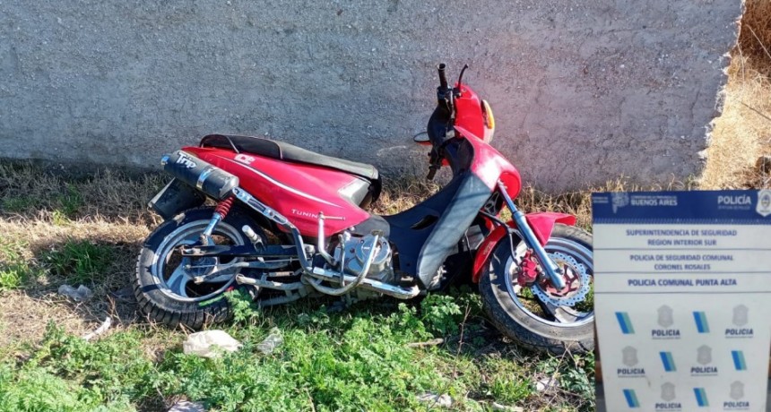 Policía encuentra Moto que fue robada