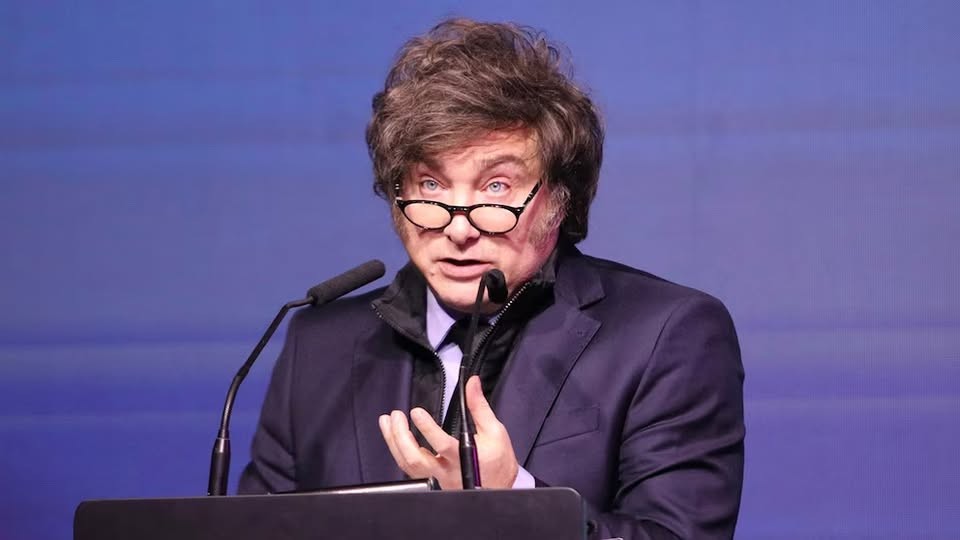 El Gobierno vetó oficialmente las leyes de aumento a jubilados y emergencia en discapacidad