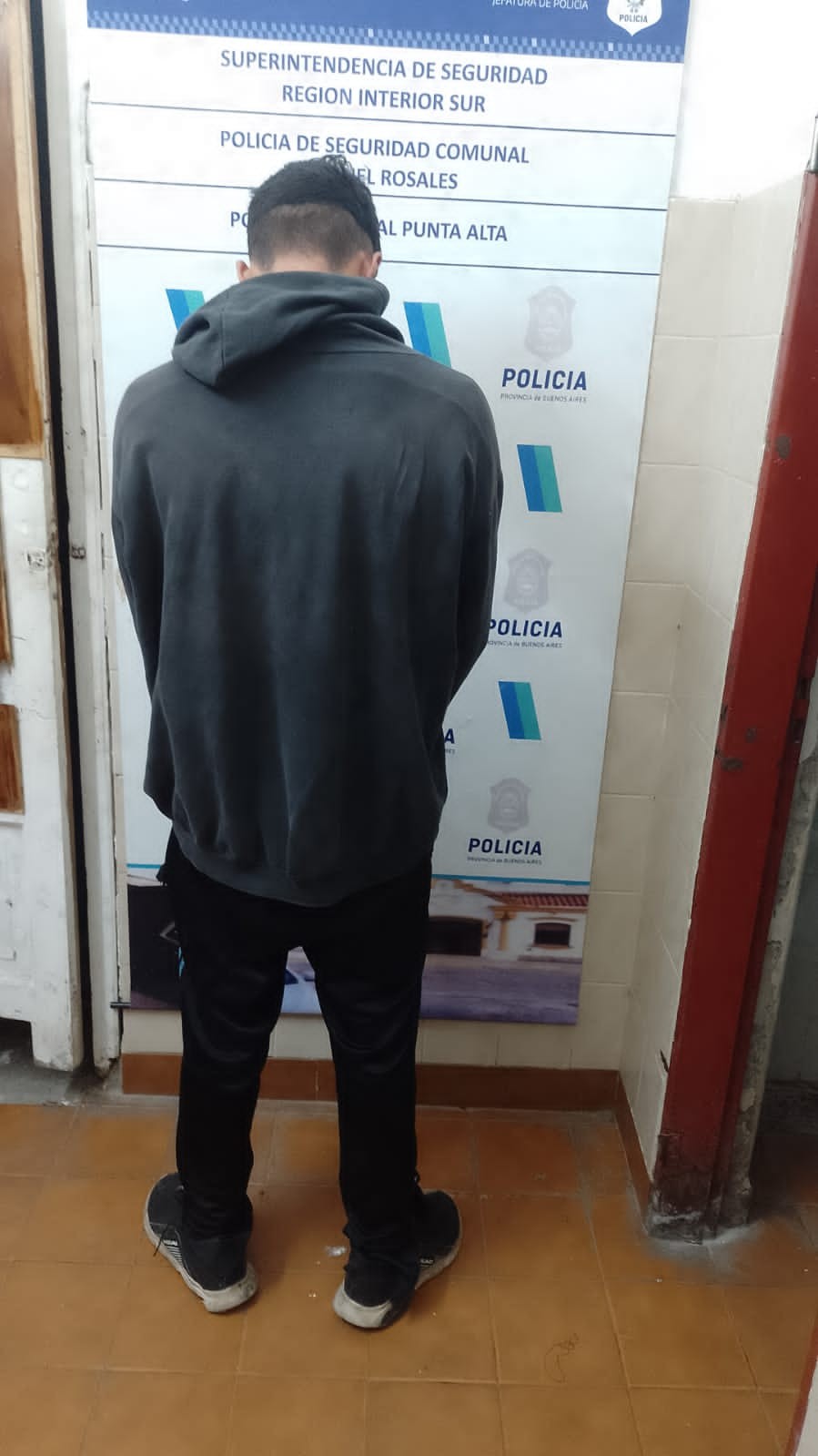APREHENDIDO POR RESISTENCIA A LA AUTORIDAD