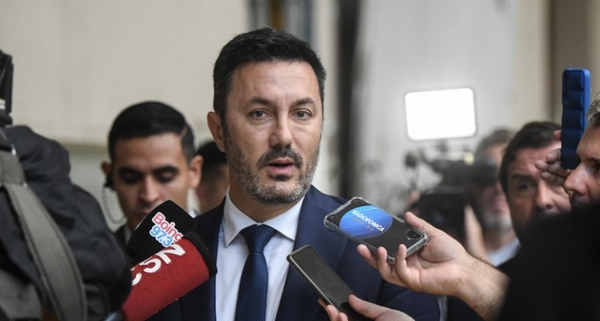 Petri firmó contratos millonarios con el laboratorio de las coimas