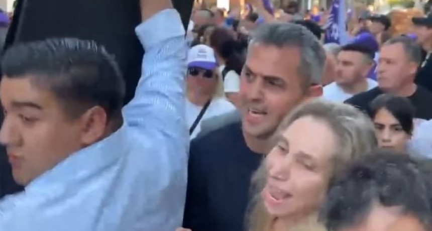 Karina y Menem se escaparon de un acto en Corrientes mientras Iñaki patoteó a los periodistas