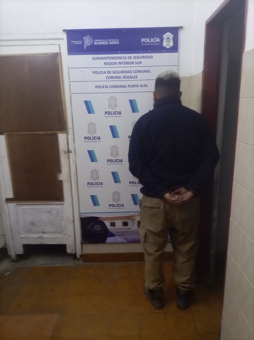 Detuvieron a un hombre mientras cortaba cables de telefon&iacute;a en Punta Alta