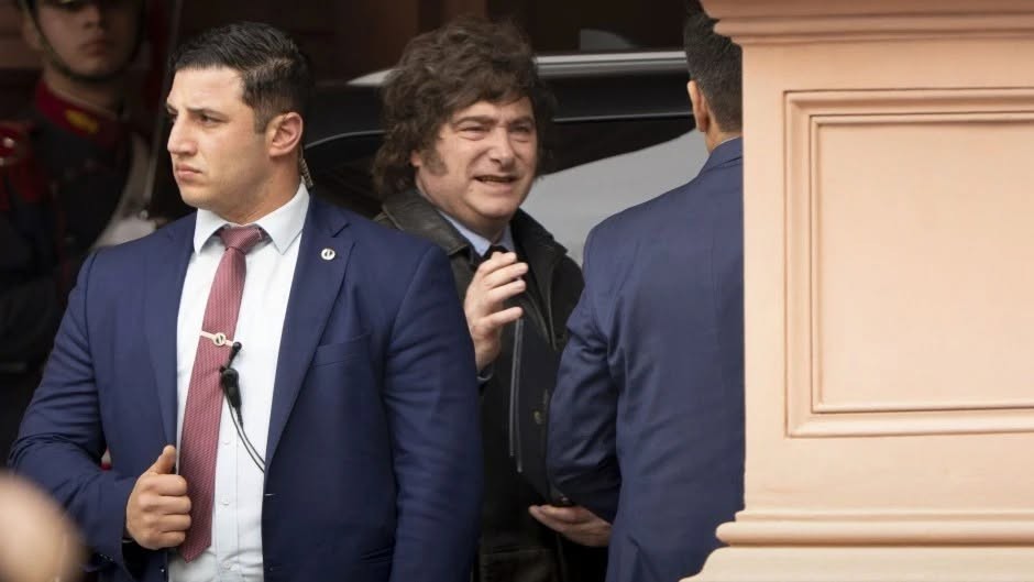 Encuesta: 7 de cada 10 argentinos consideran mala la situaci&oacute;n econ&oacute;mica y crece el rechazo a Milei