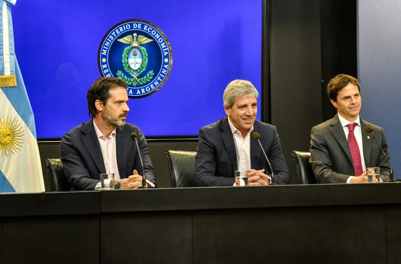 Cr&eacute;dito hipotecario con fondos de la Anses: bancos cuestionan el plan de Caputo