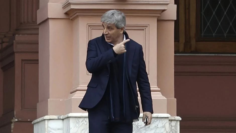 Caputo declar&oacute; que tiene el 95% de sus ahorros en el exterior