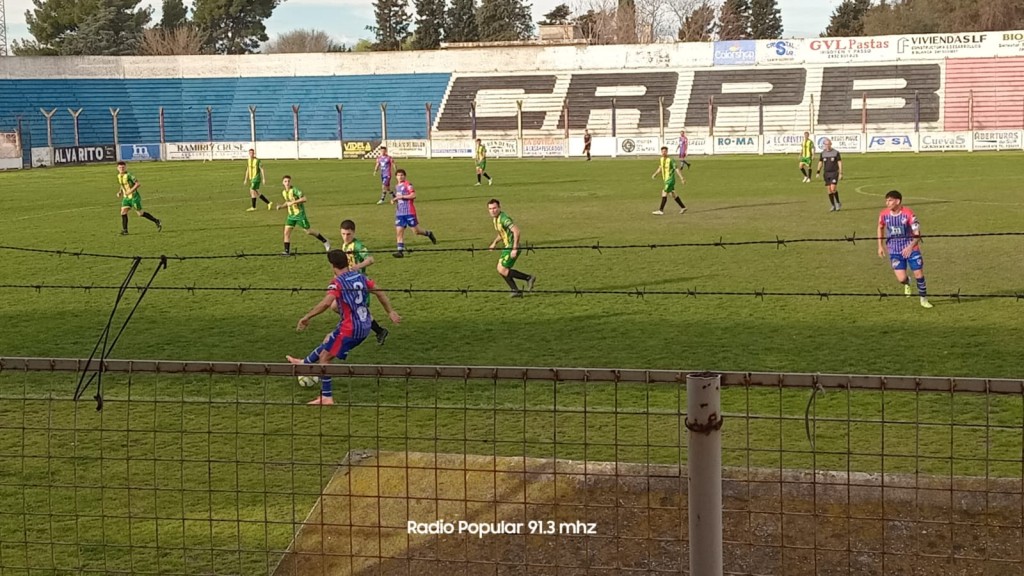 Rosario reaccion&oacute; ante la adversidad y rescat&oacute; un empate frente a Comercial