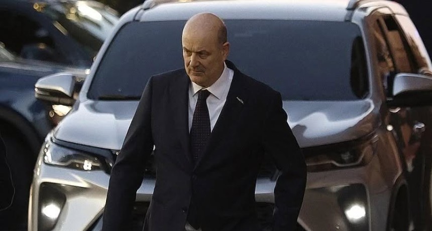 El Gobierno dio marcha atr&aacute;s en el conflicto del practicaje: suspendi&oacute; el decreto y desplaz&oacute; a Sturzenegger de la negociaci&oacute;n