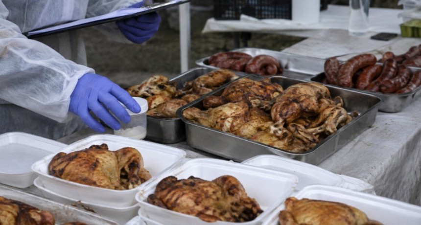 Intoxicaci&oacute;n masiva en Coronel Pringles: los an&aacute;lisis descartaron contaminaci&oacute;n en el pollo y los chorizos
