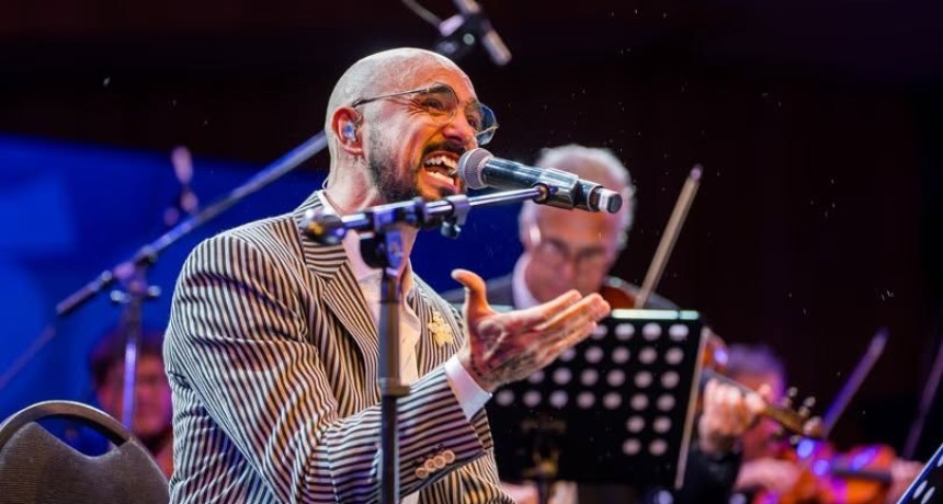 Abel Pintos y Vicentico fueron las figuras de la apertura del Festival y Mundial de Tango