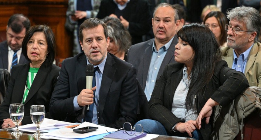 Oficialismo y oposición acordaron un proyecto para regular los alquileres temporarios