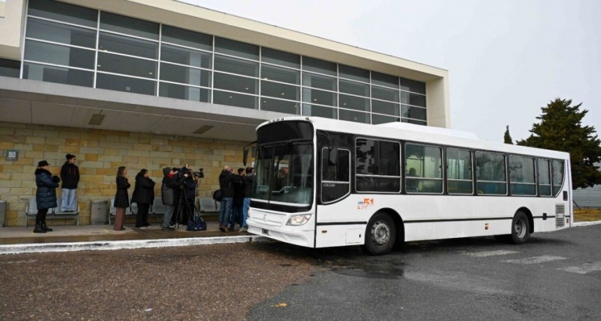 Desde el lunes la línea 520 tendrá un servicio de colectivo hacia y desde el aeropuerto