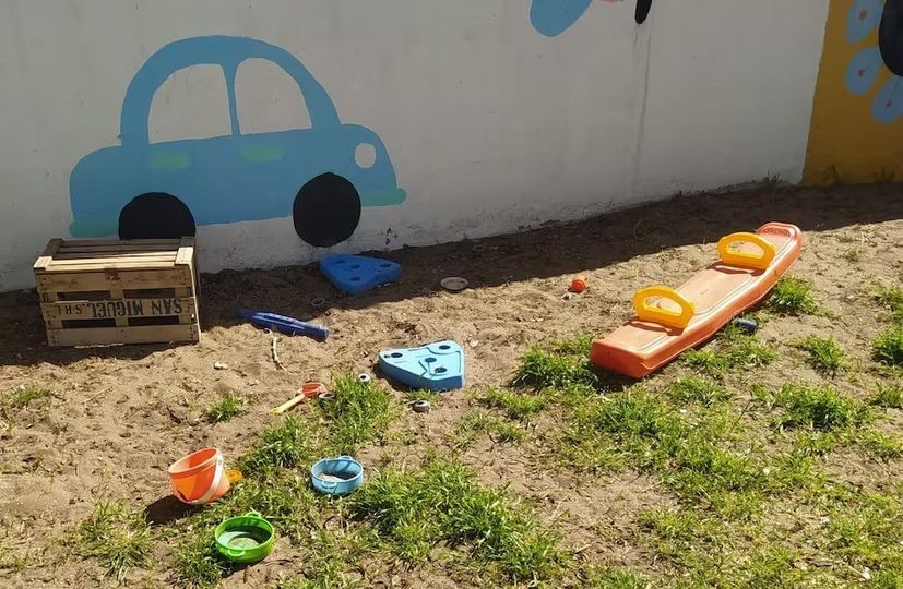 Sobre la Vandalización de los juegos infantiles en el Jardín 905 