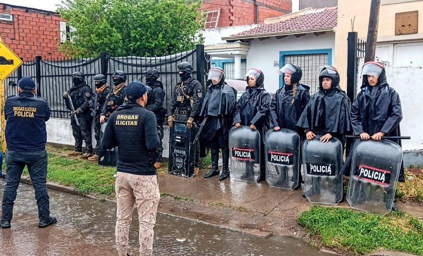 Dos personas fueron aprehendidas por tener cocaína y marihuana para la venta